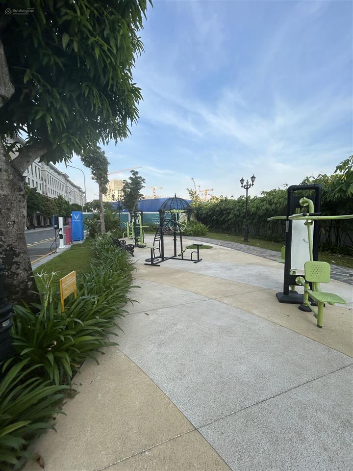 Cần bán gấp căn liền kề 68m2 để đi nước ngoài, 8,6 tỷ, vinhomes ocean park 3