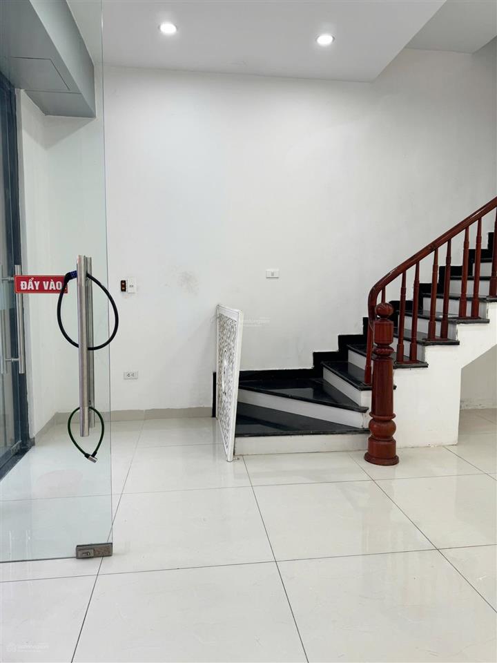 Cho thuê nhà 70m2 hoàn thiện 2 tầng ở chà là 8triệu/1 tháng (bao phí)