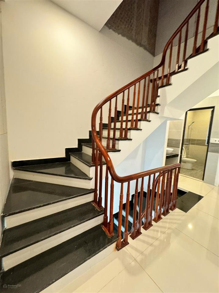 Cho thuê nhà 70m2 hoàn thiện 2 tầng ở chà là 8triệu/1 tháng (bao phí)