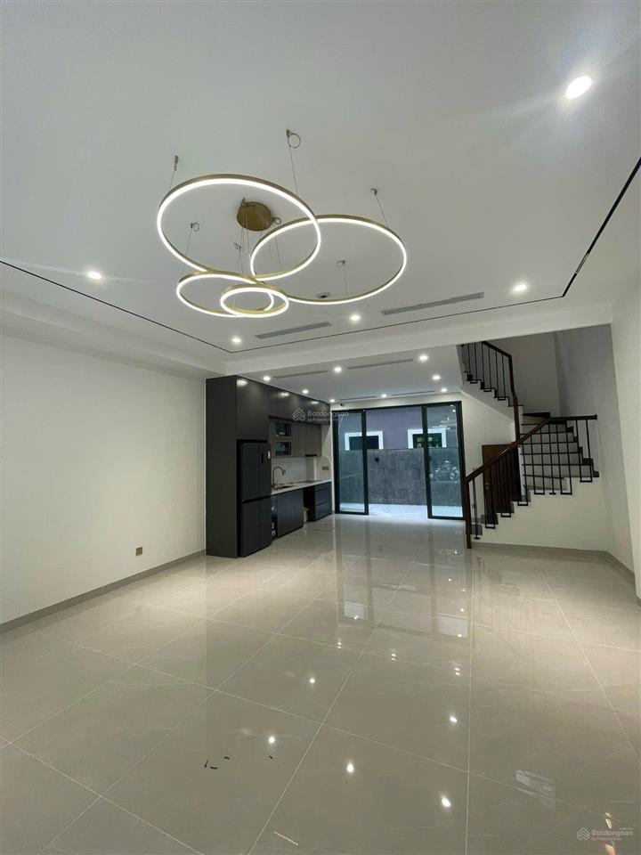 22 triệu/1 tháng nhà 5 tầng, full đồ, nội thất luxury tại vin 3