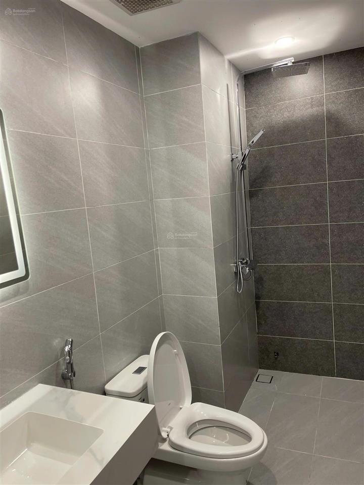Cho thuê nhà 2 mặt tiền, đường 20 mét, 10 triệu/1 tháng, vinhomes ocean park 3