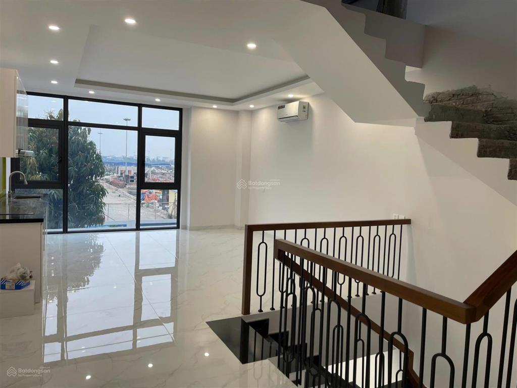 Cho thuê nhà 2 mặt tiền, đường 20 mét, 10 triệu/1 tháng, vinhomes ocean park 3