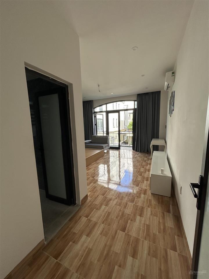 Cho thuê nhà ở vinhomes ocean park 2. chà là 11 triệu 1 tháng