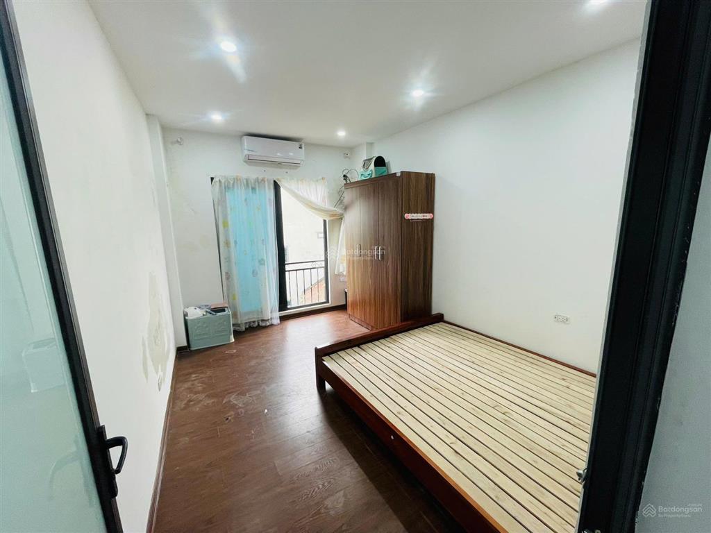 Cho thuê gấp nhà trọ 2pn, 1wc, 16m2 tại 18a  ngõ 9 sau làng thượng phúc, 2 triệu vnd