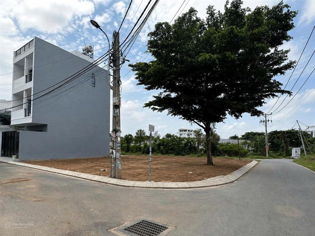 Bán lô góc 2 mặt tiền đường số 8 sát bên đông tăng long 92.2m2 giá chỉ 5.3 tỷ