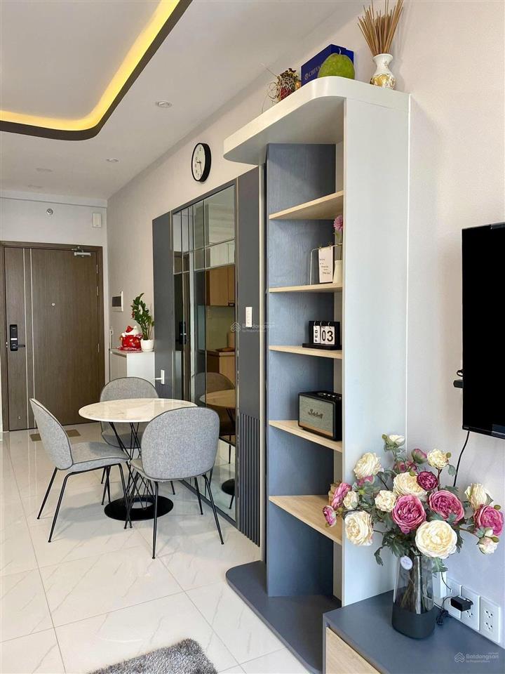 Bán căn hộ safira khang điền 1pn+, 3,7 tỷ, 49,3 m2, view hồ bơi và quận 1 tầng cao