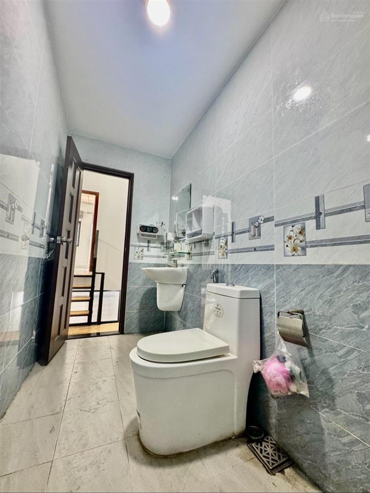 Khu cao tầng đồng bộ phường bình tân  2 tầng 53m  nhà đẹp ở ngay giá chỉ 4.6 tỷ. mô t