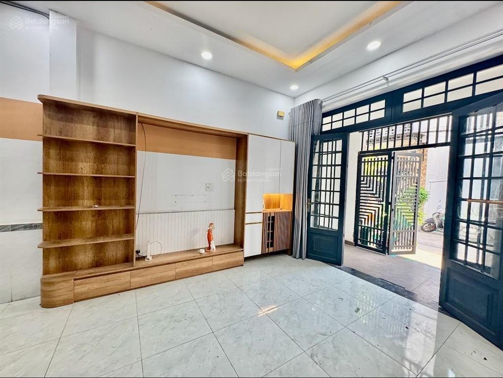 Khu cao tầng đồng bộ phường bình tân  2 tầng 53m  nhà đẹp ở ngay giá chỉ 4.6 tỷ. mô t