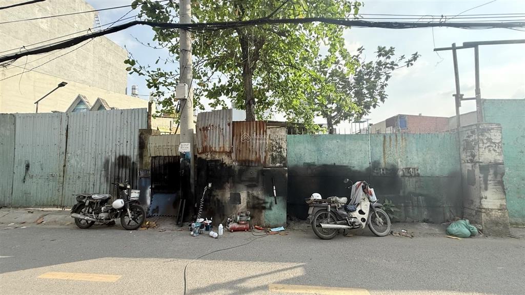 Đất mặt tiền đường  thích hợp kinh doanh đa ngành nghề  bình tân, chỉ 51 triệu/m2. kế 153a