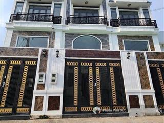 Bán căn nhà 4 lầu mới xây vị trí đối diện kđt vạn phúc. nhà mới ở ngay . giá tốt tiện di chuyển