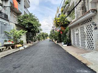 Đường 8m  cách bờ kênh tham lương 30m 68m² 3 tầng  7 t.ỷ 25