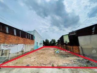 Còn 1 lô duy nhất nằm ngay trung tâm trảng bàng dt 134m2 giá 950tr , sổ riêng, pháp lý chuẩn chỉnh.