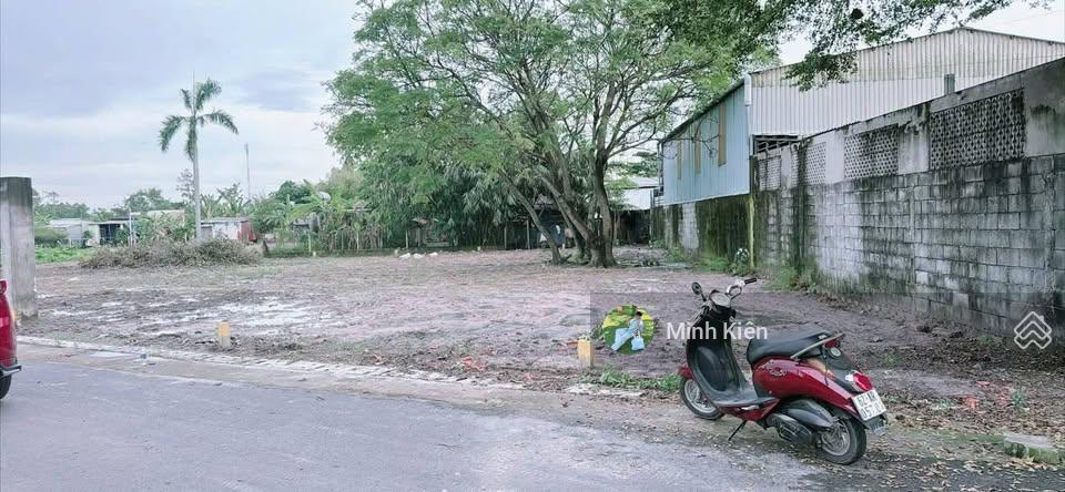 Lô cực đẹp nằm ngay đ nguyễn thị lắng xã tân phú trung , dt 175m2 , sổ riêng , giá chỉ 1 tỷ 360tr .
