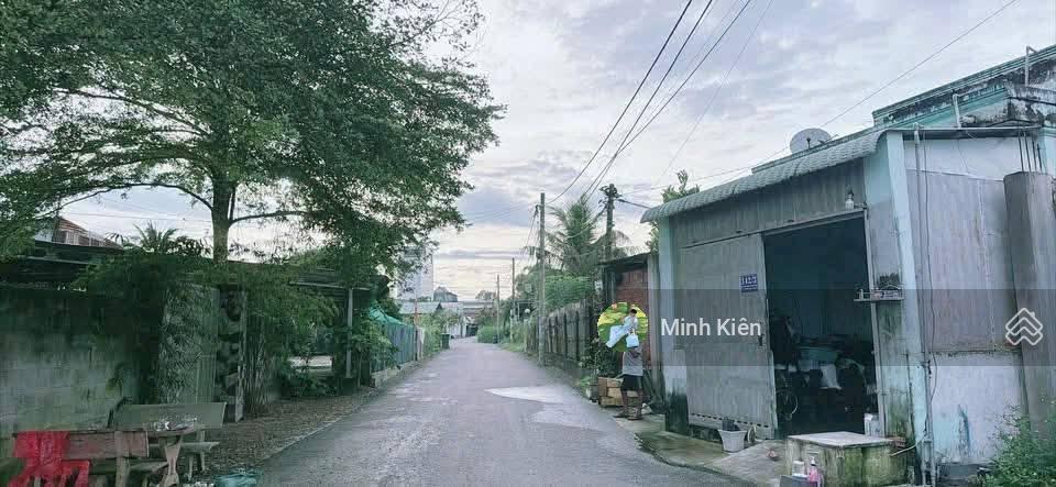 Lô cực đẹp nằm ngay đ nguyễn thị lắng xã tân phú trung , dt 175m2 , sổ riêng , giá chỉ 1 tỷ 360tr .