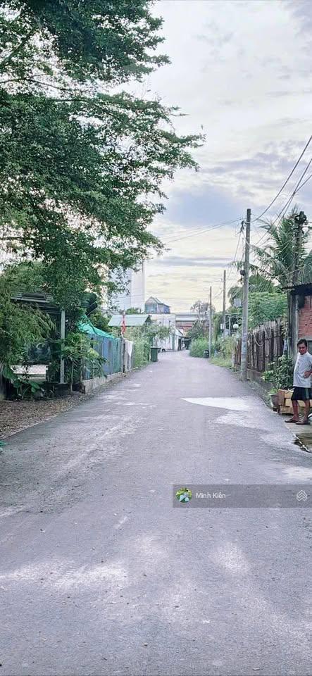 Lô cực đẹp nằm ngay đ nguyễn thị lắng xã tân phú trung , dt 175m2 , sổ riêng , giá chỉ 1 tỷ 360tr .