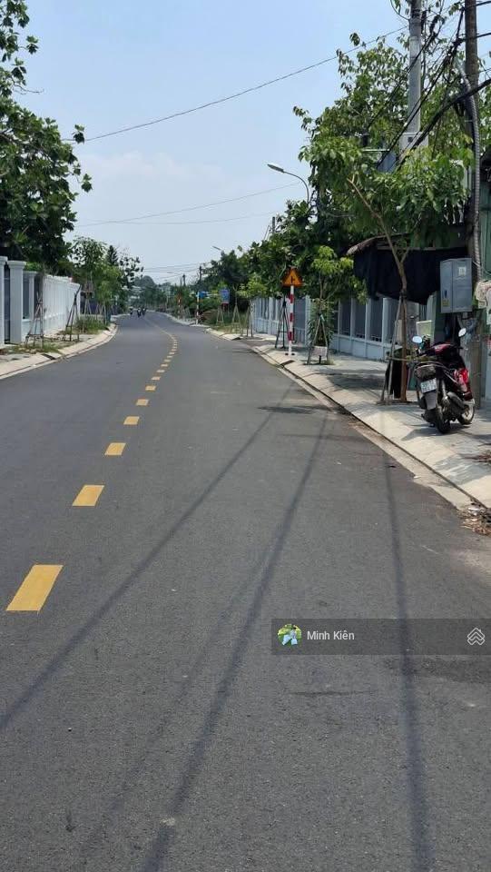 Lô ngang 7m hiếm gần vinhocmon giá còn đang mềm chỉ 1 tỷ 4 , có sổ riêng , ngay đ nguyễn văn hoài .
