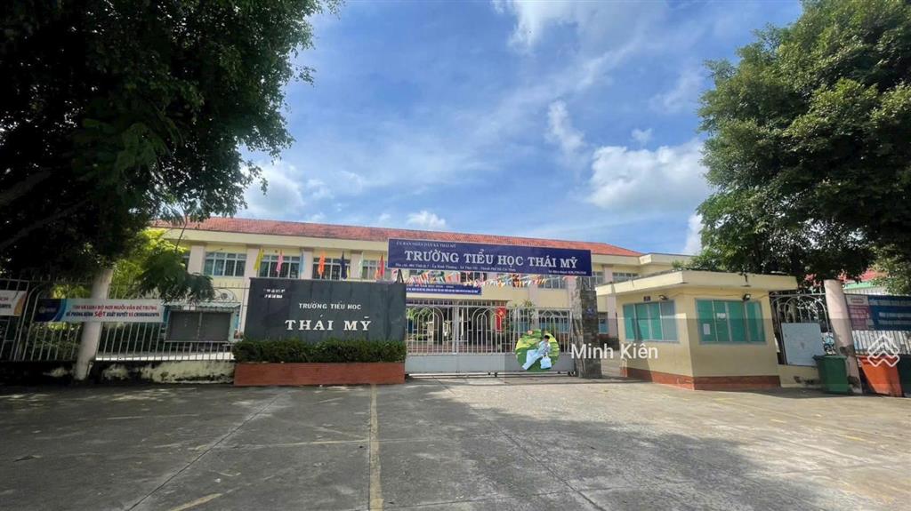 Chủ kẹt tiền cần bán gấp lô đất đ võ văn điều xã thái mỹ giá 990tr , sổ hồng riêng , dt 107m2 .