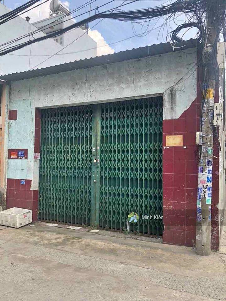 Nhà để lâu không ai quản lý nên chủ để giá rẻ chỉ 1 tỷ 6 , dt 79m2 , sổ riêng , đ nguyễn thị sóc .