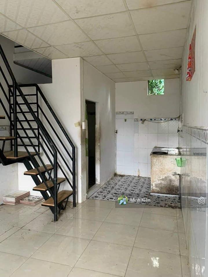 Chủ gửi bán căn nhà dt 98m2, bàn giao thô, sổ riêng ngay đường trung mỹ tân xuân