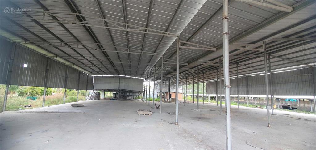 Cần bán gấp kho xưởng có hệ thống điện 3 pha ,hệ thống điện nlmt có trạm điện 1 mw