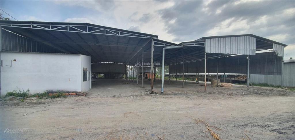 Cần bán gấp kho xưởng có hệ thống điện 3 pha ,hệ thống điện nlmt có trạm điện 1 mw