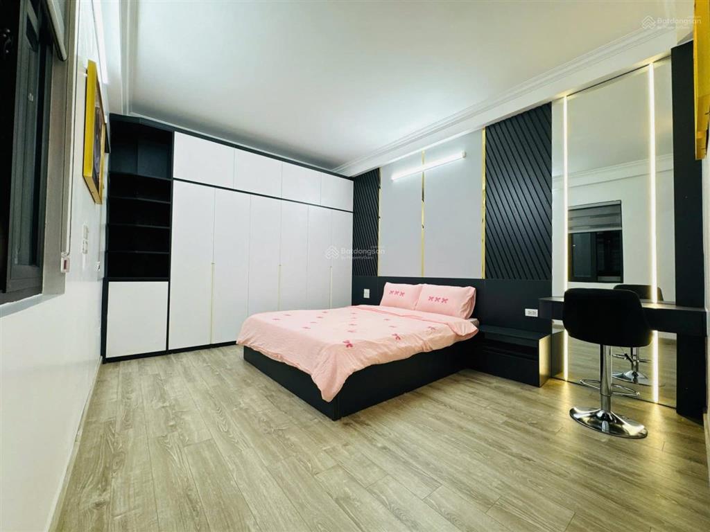 Bán nhà, phố lò đúc  hbt, vị trí đẹp, ngõ rộng ngay phố, sổ nở hậu, 3 ngủ, giá 7,45 tỷ