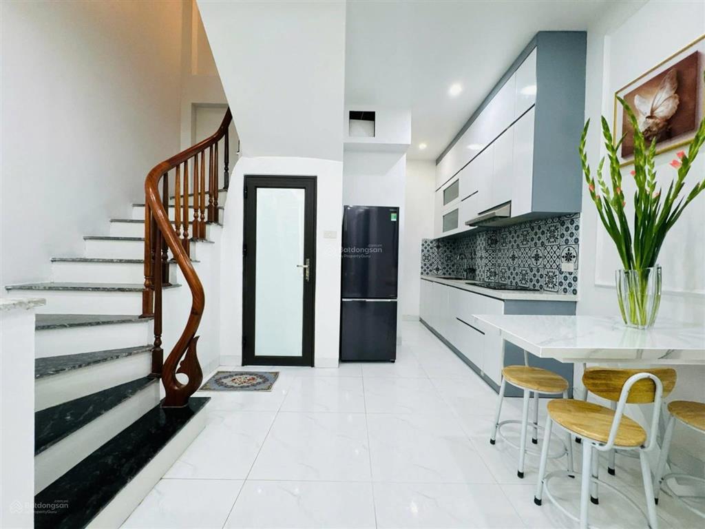 Bán nhà, phố lò đúc  hbt, vị trí đẹp, ngõ rộng ngay phố, sổ nở hậu, 3 ngủ, giá 7,45 tỷ