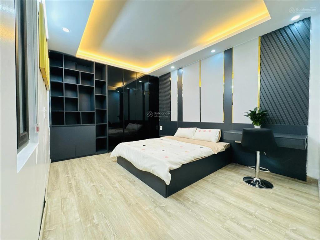 Bán nhà, phố lò đúc  hbt, vị trí đẹp, ngõ rộng ngay phố, sổ nở hậu, 3 ngủ, giá 7,45 tỷ
