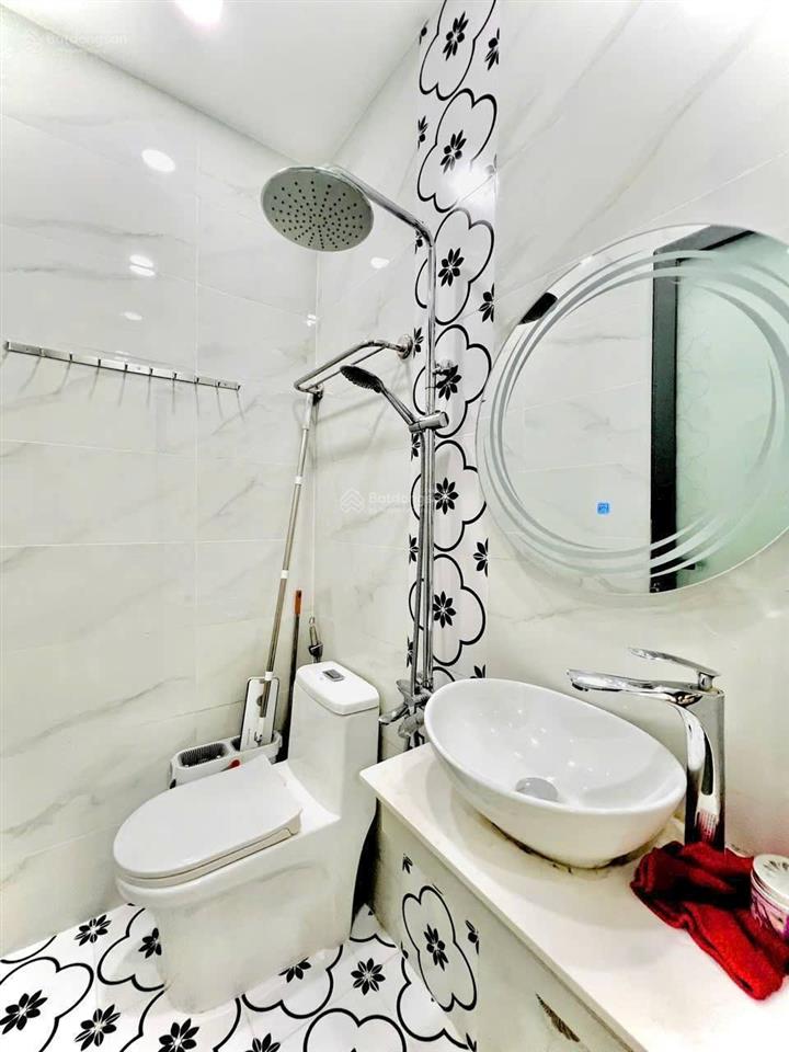 Bán lỗ nhà đình phong phú, quận 9. giá 4,2 tỷ, 51m2, đường thông rộng rãi, tiện ích đầy đủ, giá mềm