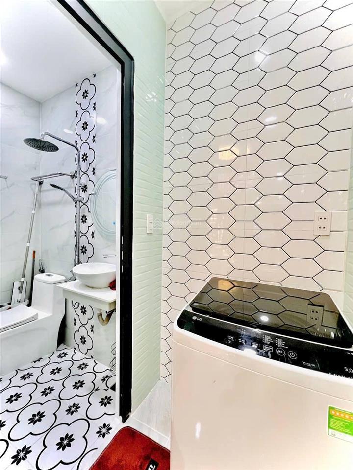 Bán lỗ nhà đình phong phú, quận 9. giá 4,2 tỷ, 51m2, đường thông rộng rãi, tiện ích đầy đủ, giá mềm