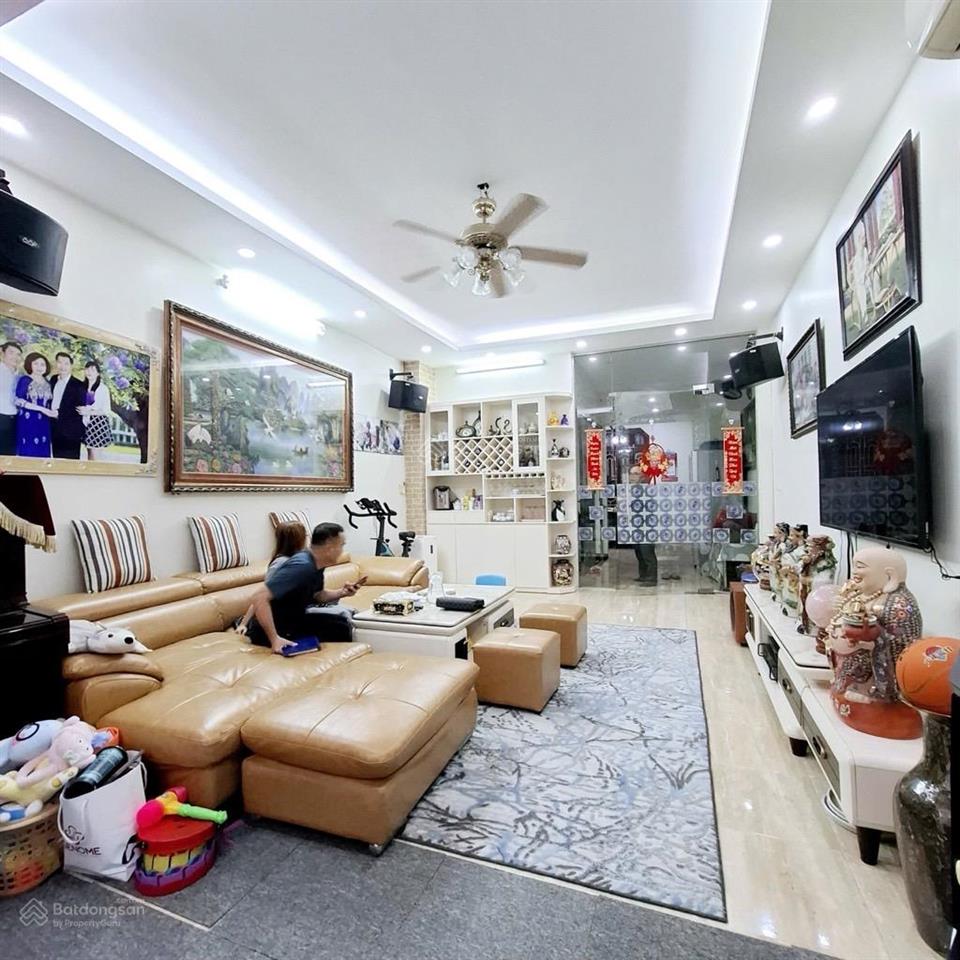 Gấp  bán nhà lạc long quân, 65m, 5tầng, mt 5m, ngõ nông, oto đỗ cửa, 2 thoáng  chỉ 17.tỷ