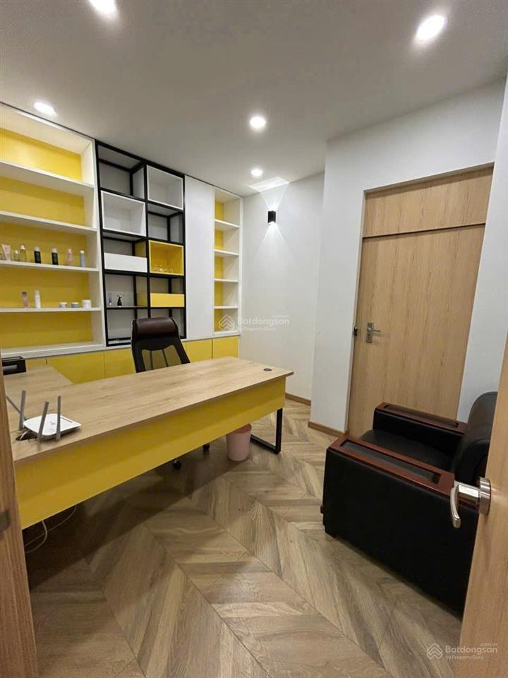 Siêu phẩm 212c trần hưng đạo q1 trệt 4 lầu giá chỉ 85tr