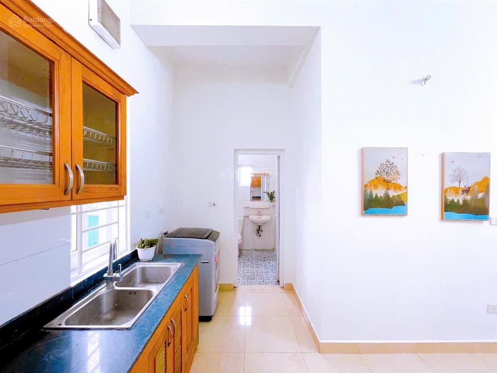 Siêu phẩm hoàng quốc việt phân lô 70m2 x 5 tầng ô tô đỗ cửa, trung tâm víp cầu giấy giá 19.5 tỷ
