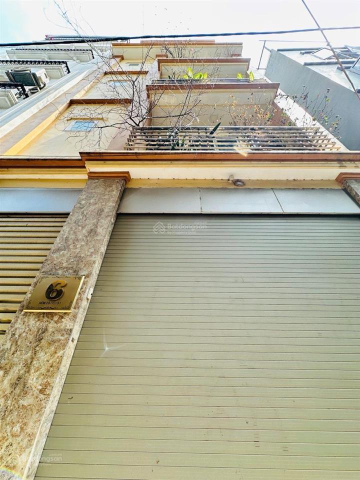 Chủ nhà cần bán gấp giảm giá 2.5 tỷ bán nhà 5 tầng dân xây đức diễn, ô tô cách 15m kinh doanh