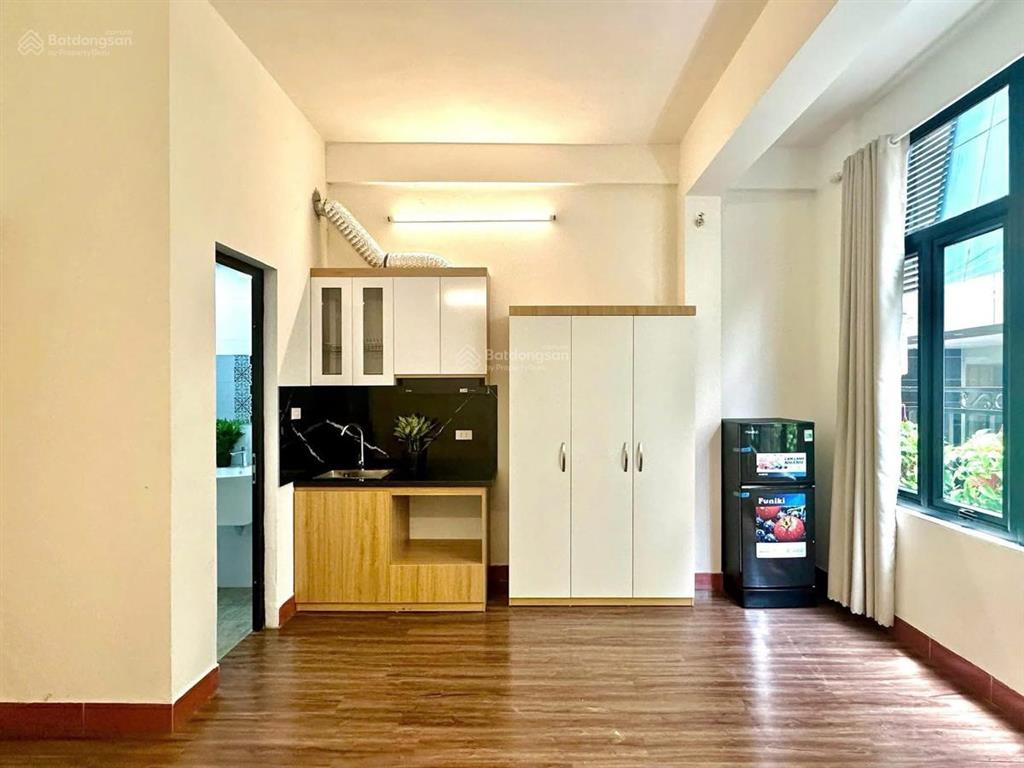 Bán nhà siêu phẩm cầu giấy ô tô tránh 7 tầng thang máy 10 phòng khép kín giá hơn 20 tỷ