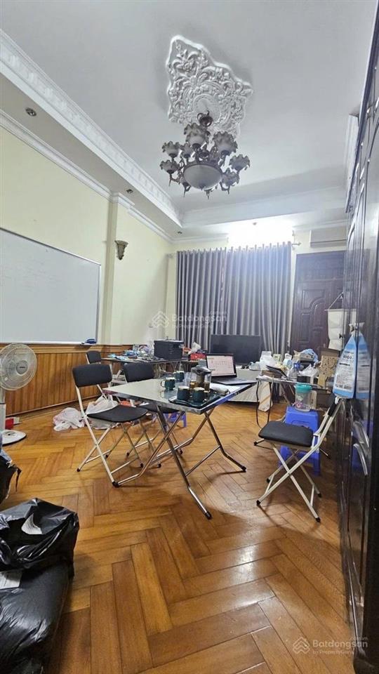 Bán nhà xuân thủy, trung tâm cầu giấy, 65 m2 x 5 tầng x 4.10m, giá 19.99 tỷ. ô tô  kinh doanh đỉnh