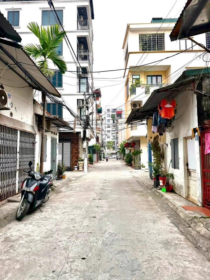 Bán gấp mảnh đất 82m  mt 9.62m cầu diễn sát trường đh công nghiệp cách 1 nhà ra đường ô tô