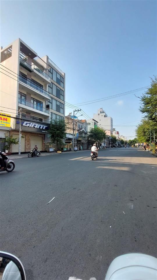 Nhà cấp 4 mặt tiền đường phạm văn bạchqtb ngang 5m x dài 16m ,sổ cn 80mngay ga metrosân bay
