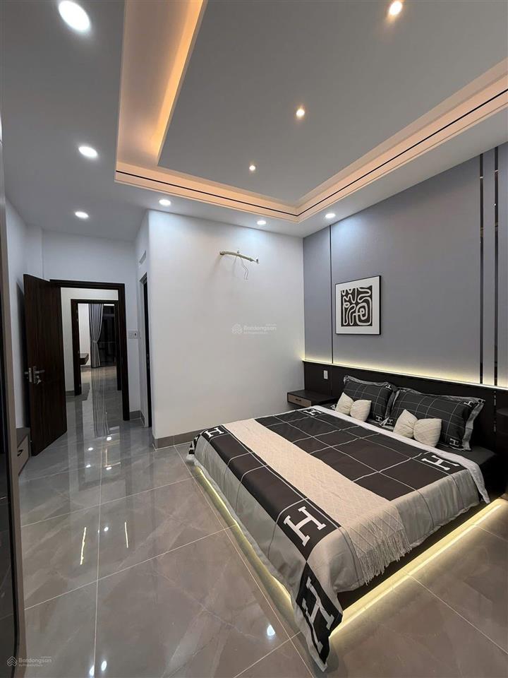 Sos sos  lên sóng siêu phẩm 4 tầng luxury thang máy 450kg, đường phan huy ích, phường 15  tb