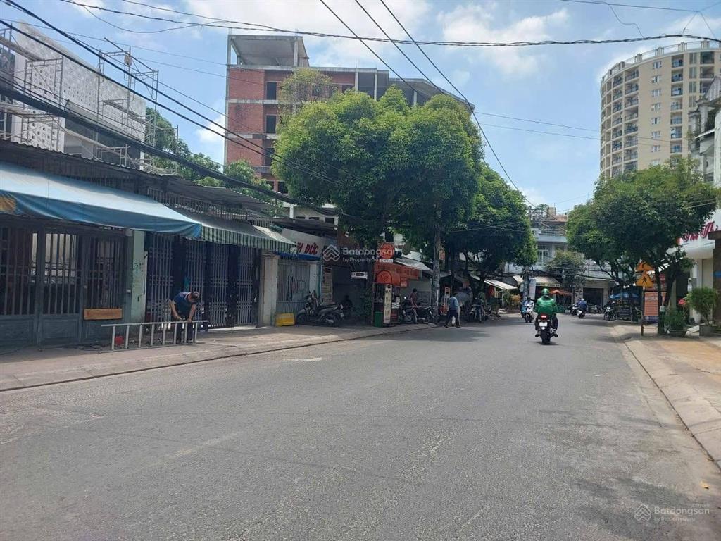 Nhà cấp 4 mặt tiền đường phạm văn bạchqtb ngang 5m x dài 16m ,sổ cn 80mngay ga metrosân bay