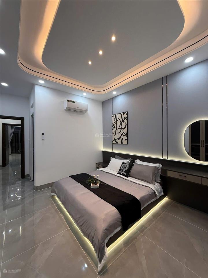 Sos sos  lên sóng siêu phẩm 4 tầng luxury thang máy 450kg, đường phan huy ích, phường 15  tb