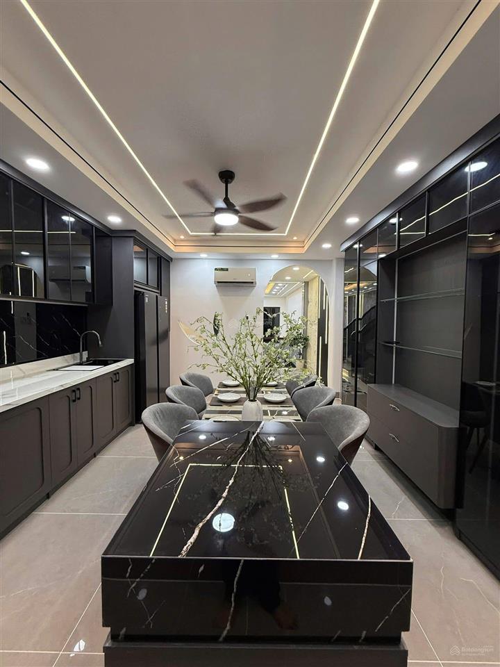 Sos sos  lên sóng siêu phẩm 4 tầng luxury thang máy 450kg, đường phan huy ích, phường 15  tb