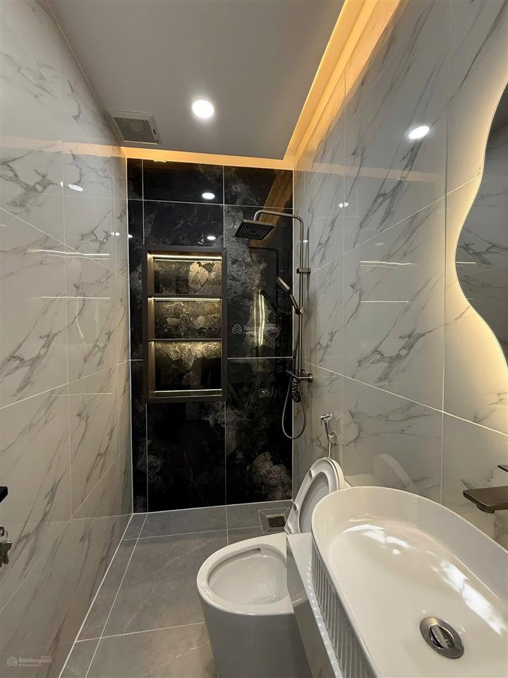 Sos sos  lên sóng siêu phẩm 4 tầng luxury thang máy 450kg, đường phan huy ích, phường 15  tb