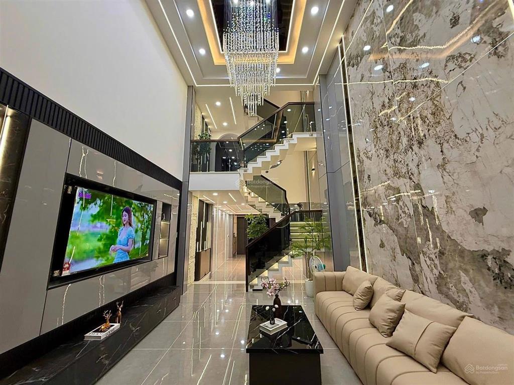 Sos sos  lên sóng siêu phẩm 4 tầng luxury thang máy 450kg, đường phan huy ích, phường 15  tb