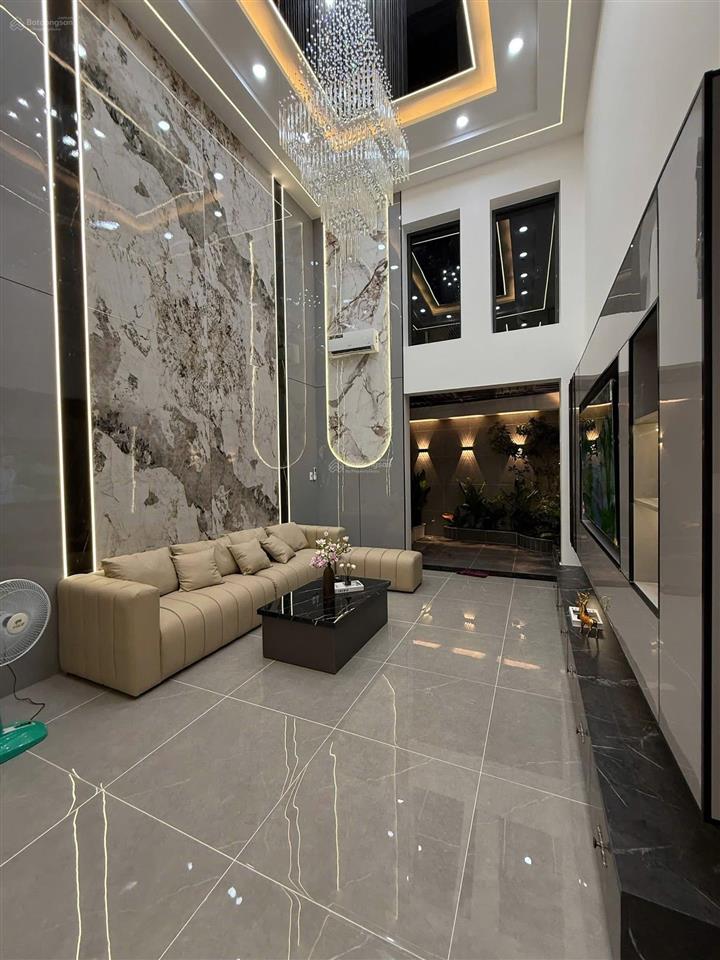 Sos sos  lên sóng siêu phẩm 4 tầng luxury thang máy 450kg, đường phan huy ích, phường 15  tb