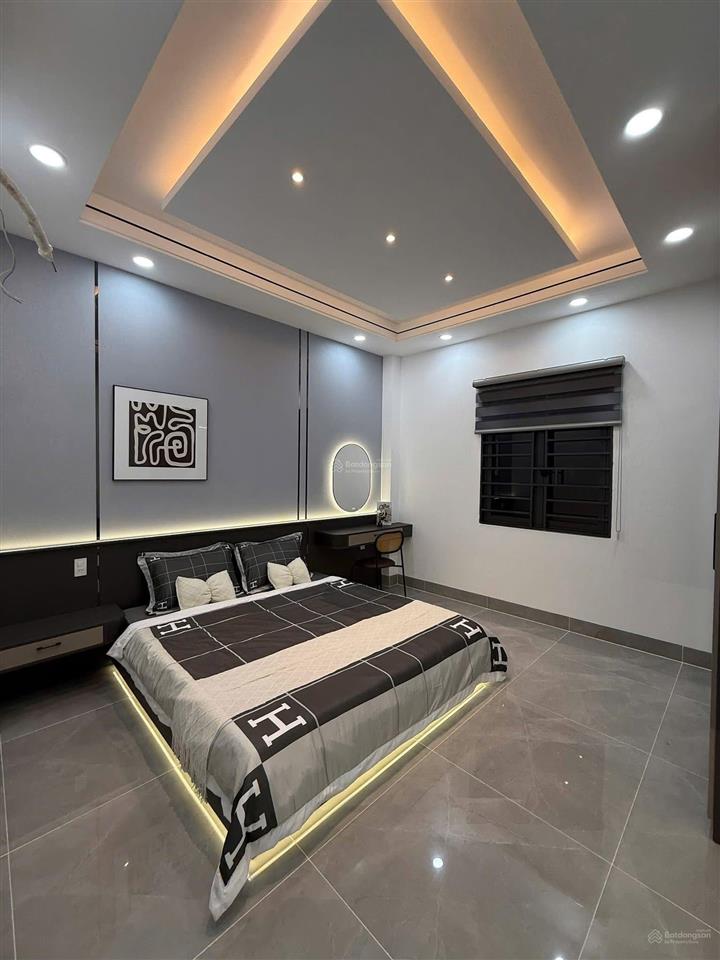 Sos sos  lên sóng siêu phẩm 4 tầng luxury thang máy 450kg, đường phan huy ích, phường 15  tb