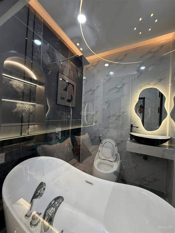 Sos sos  lên sóng siêu phẩm 4 tầng luxury thang máy 450kg, đường phan huy ích, phường 15  tb