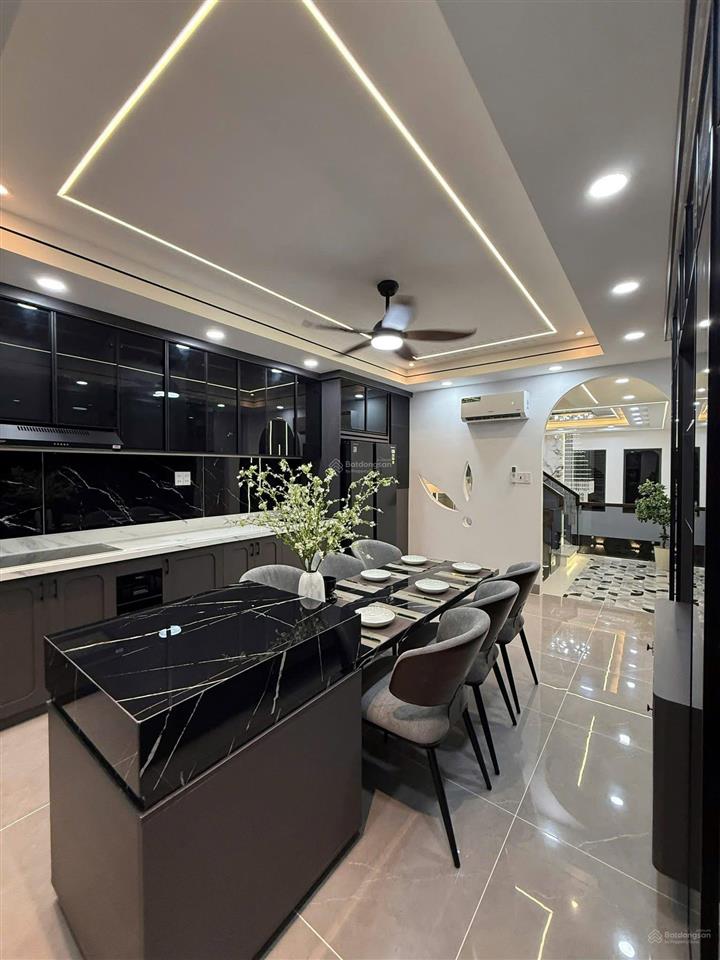 Sos sos  lên sóng siêu phẩm 4 tầng luxury thang máy 450kg, đường phan huy ích, phường 15  tb
