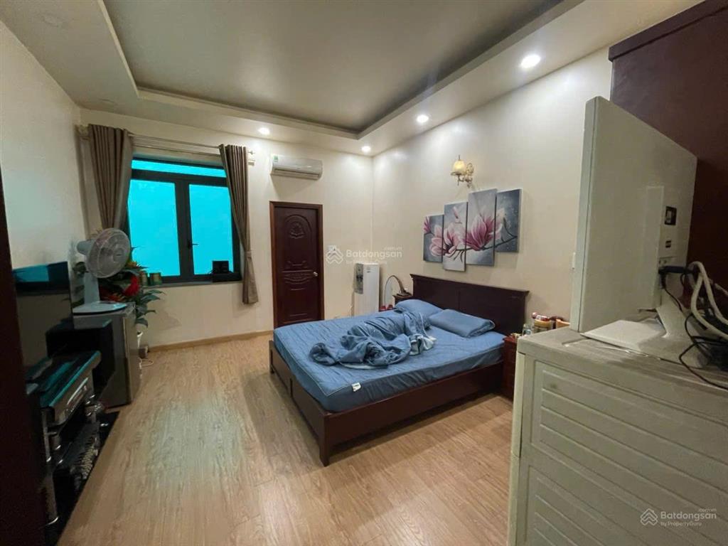 Bán nhà mặt phố tại hoàng bật đạt, 13,8 tỷ, 64 m2, 5pn, 5wc, pháp lý đầy đủ