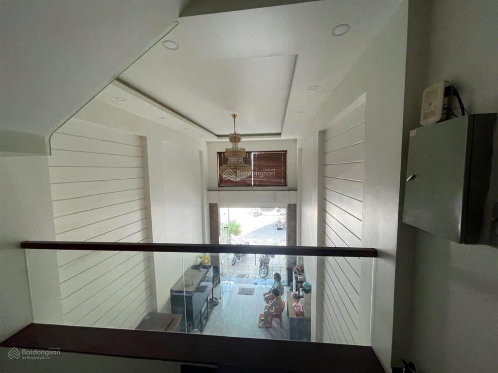 Bán nhà mặt phố tại hoàng bật đạt, 13,8 tỷ, 64 m2, 5pn, 5wc, pháp lý đầy đủ
